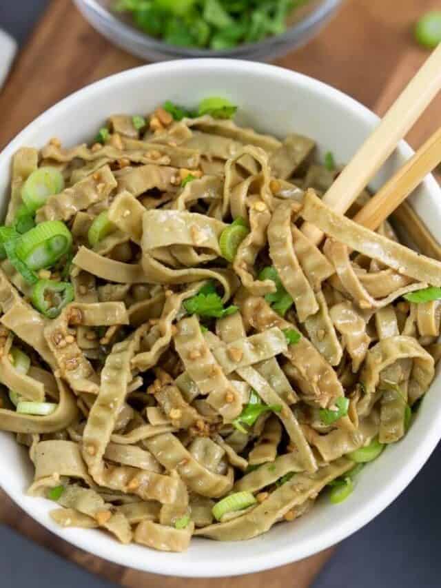 Easy Spicy Garlic Noodles! Healthy Asian Noodle Recipe.