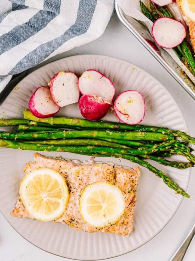 cropped-lemon-garlic-butter-salmon-sheet-pan-2.jpg