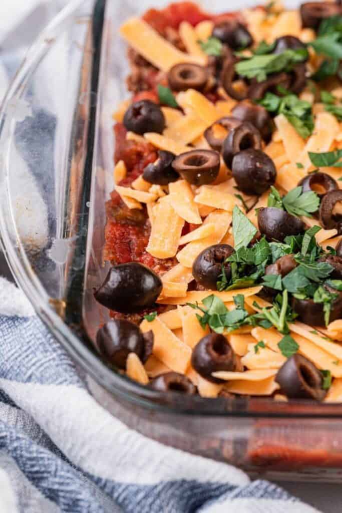 Best Taco Dip Recipe: taco dip sour cream taco seasoning quick and easy party snacks finger foods easy potluck appetizers crowd pleasers appetizer ideas